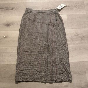 Classic Black and White Checkered Skirt‎
